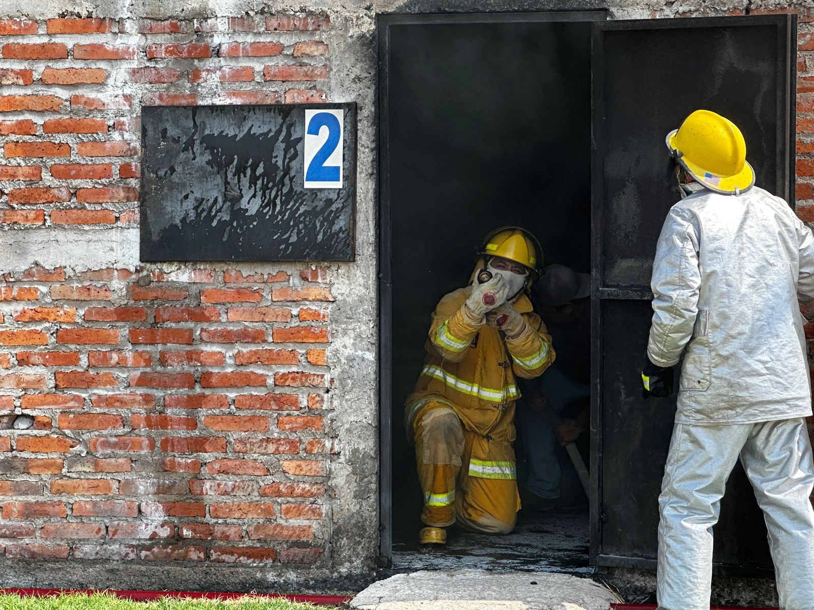Simacro de rescate en estructuras incendiadas